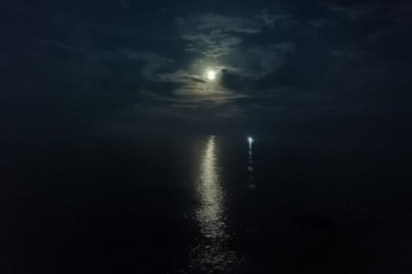 08 Mario Gallu - La luna e la barca
